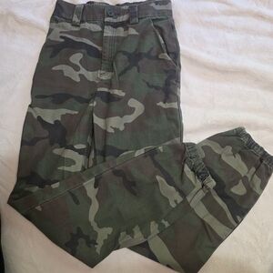TNA Aritzia Green Camouflage Pants - Size Small